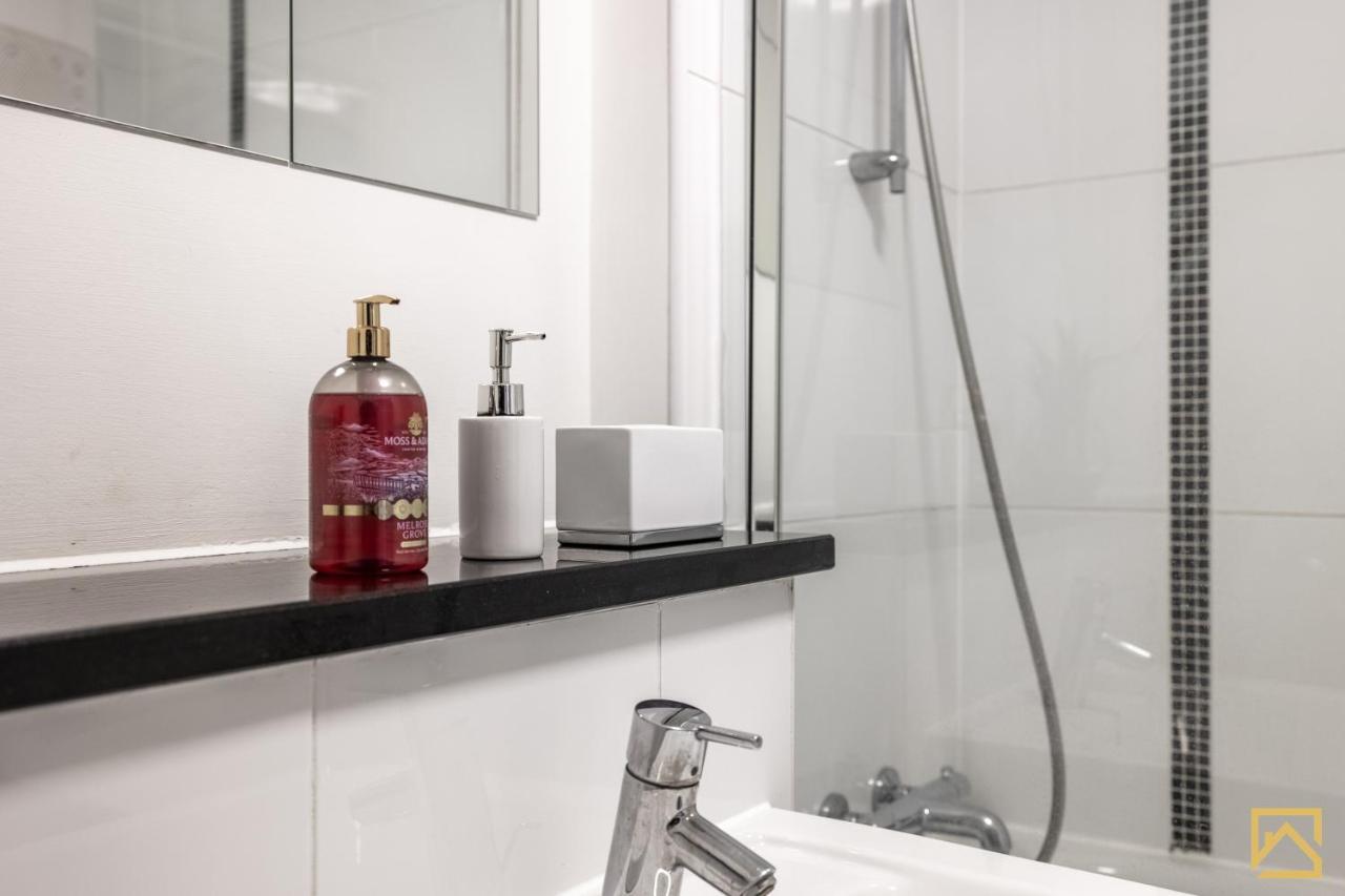 Modern 1 Bed In Central Mk, Free Parking, Smart Tv, Manhattan House By Valore Property Services Milton Keynes Ngoại thất bức ảnh