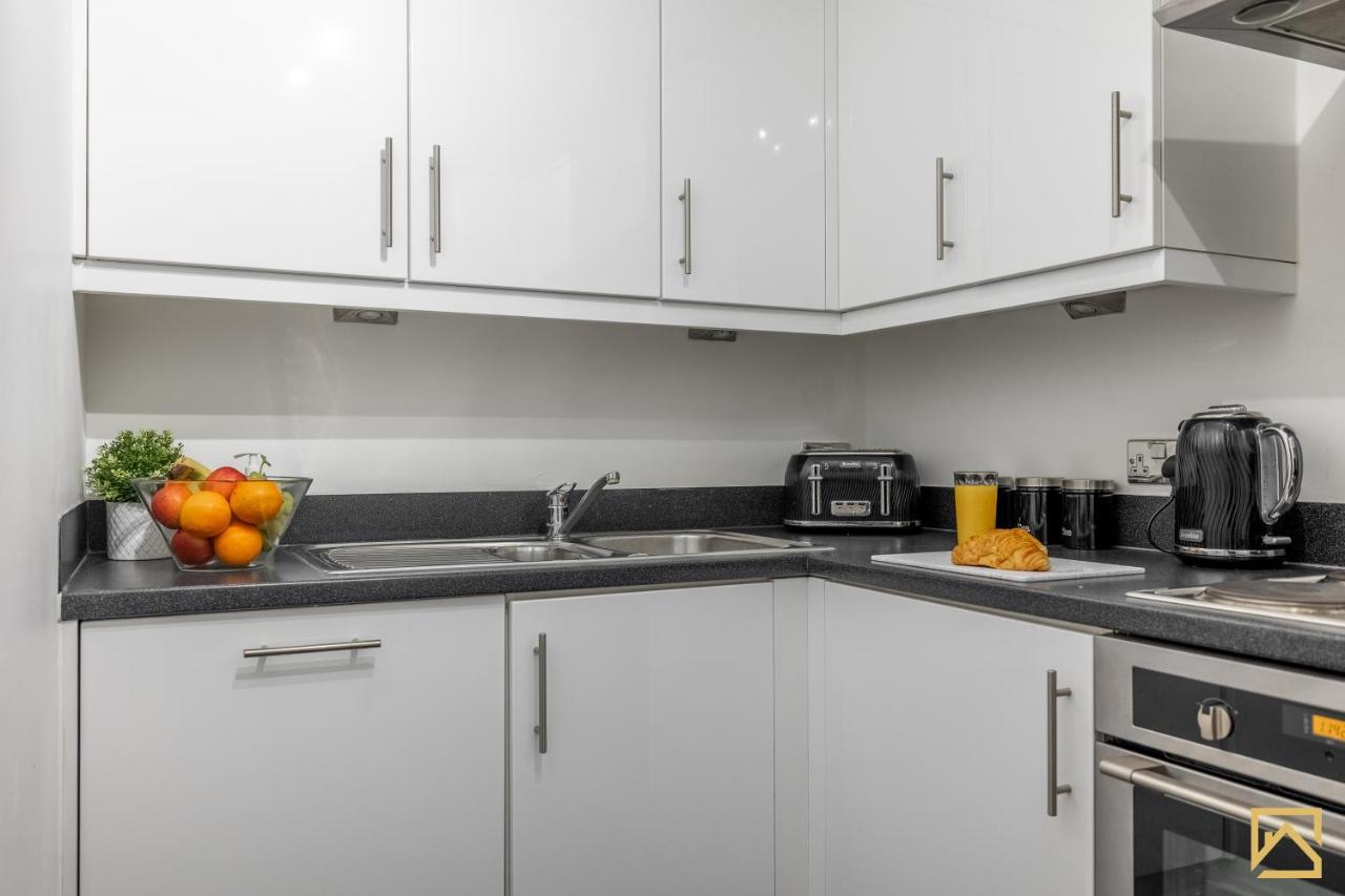 Modern 1 Bed In Central Mk, Free Parking, Smart Tv, Manhattan House By Valore Property Services Milton Keynes Ngoại thất bức ảnh