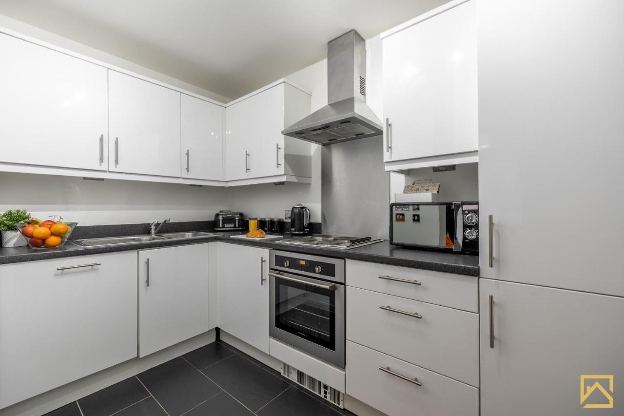 Modern 1 Bed In Central Mk, Free Parking, Smart Tv, Manhattan House By Valore Property Services Milton Keynes Ngoại thất bức ảnh