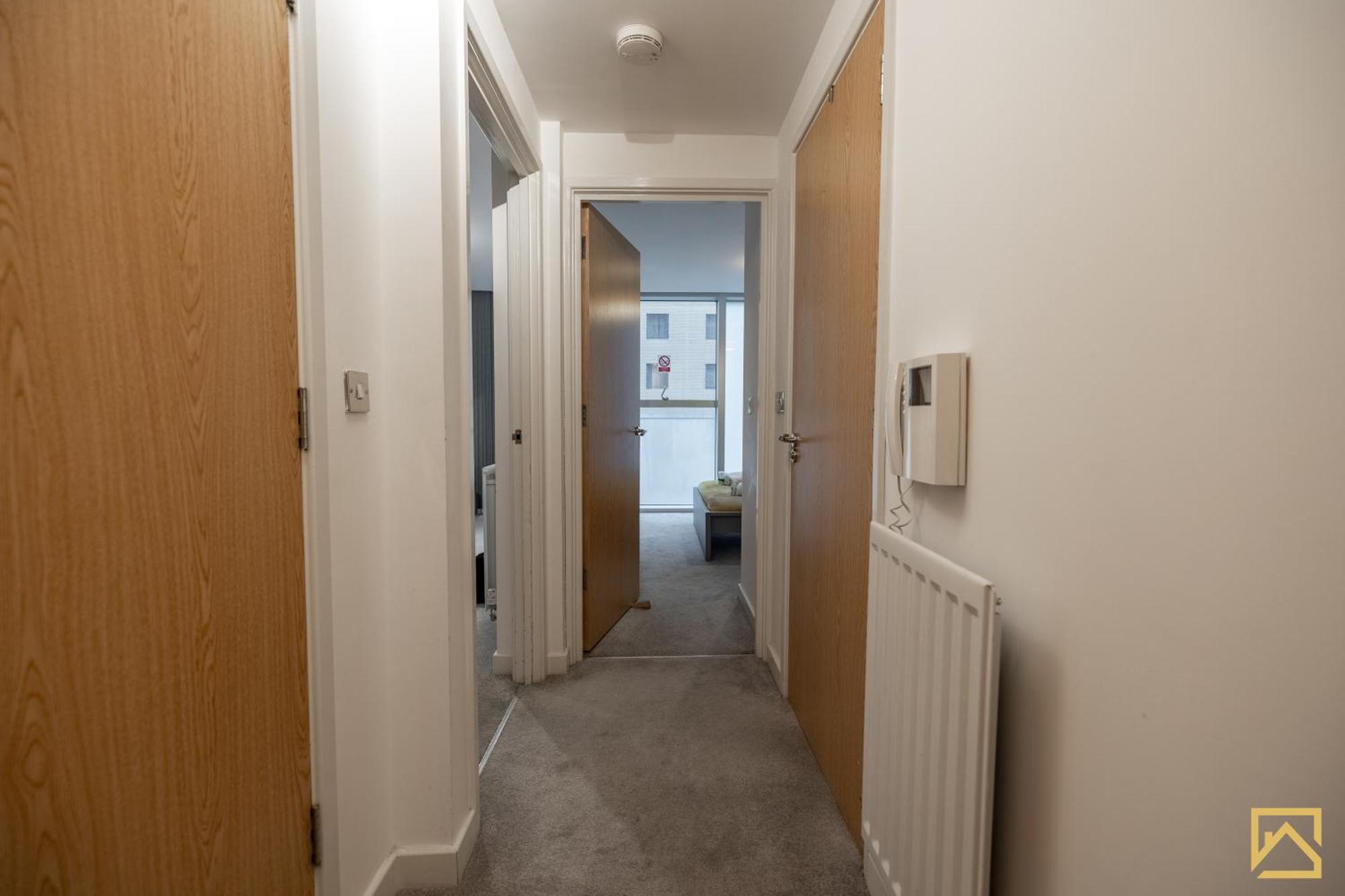 Modern 1 Bed In Central Mk, Free Parking, Smart Tv, Manhattan House By Valore Property Services Milton Keynes Ngoại thất bức ảnh